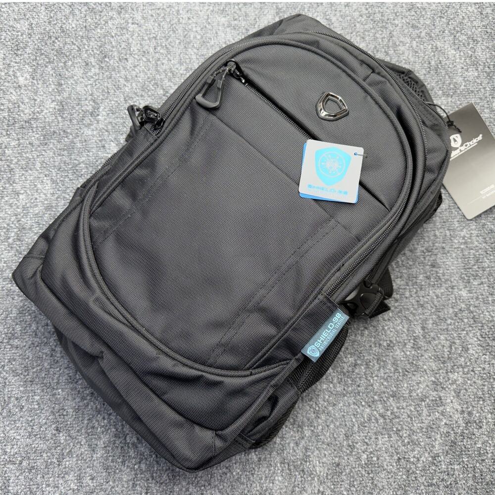 Traveler’s Choice 19" Laptop Backpack Black USB Charging Port NEW